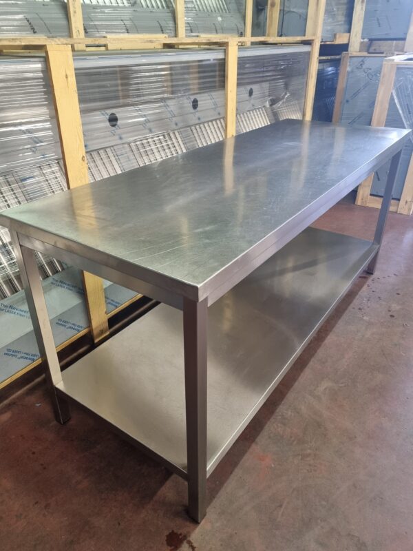 RVS Werktafel 1900Bx700Dx850H cm Gelast Model GEBRUIKT