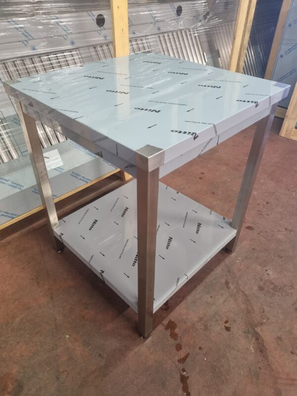 RVS Werktafel 70Bx70Dx85H cm NIEUW